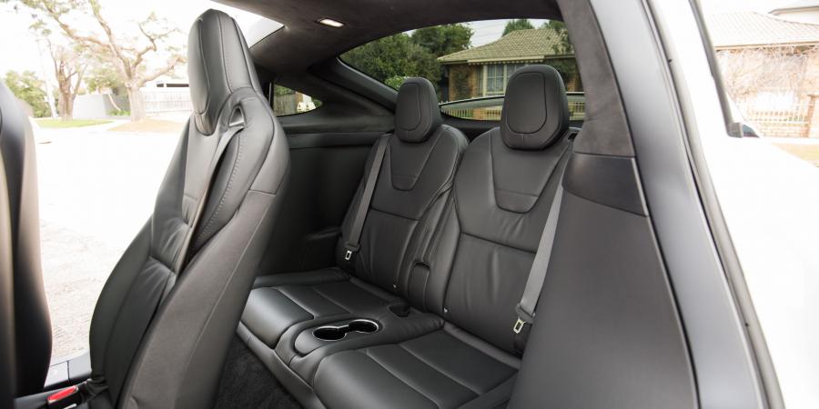 Интерьер Tesla Model X 75D 2017 года  (AU) (фото 10 из 17)